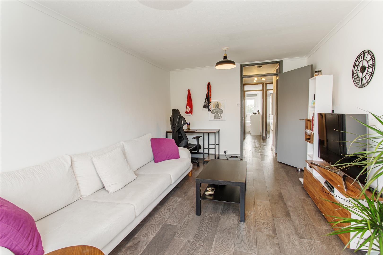 2 bed property in Rhodeswell Road, Limehouse